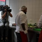 Steffen Henssler Besichtigt die Küche